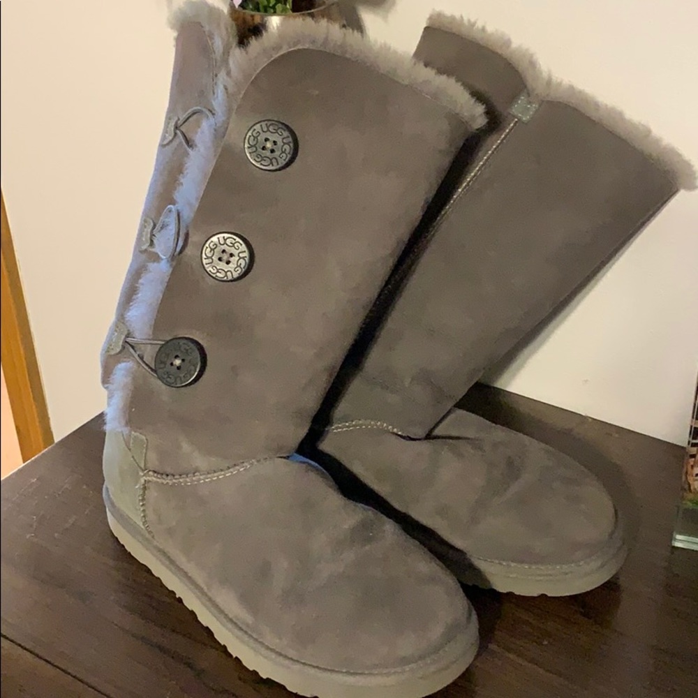 Ugg Boots - Button Up